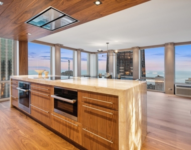 111 E Chestnut Street - Photo Thumbnail 14