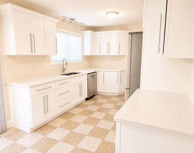 320 Thistle Drive - Photo Thumbnail 7