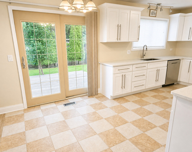 320 Thistle Drive - Photo Thumbnail 9