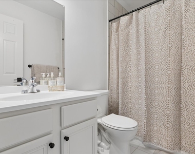 1116 Kensington Drive - Photo Thumbnail 15
