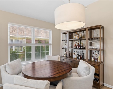 1116 Kensington Drive - Photo Thumbnail 23