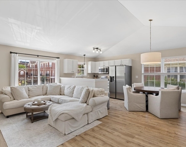 1116 Kensington Drive - Photo Thumbnail 19