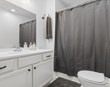 1116 Kensington Drive - Photo Thumbnail 12