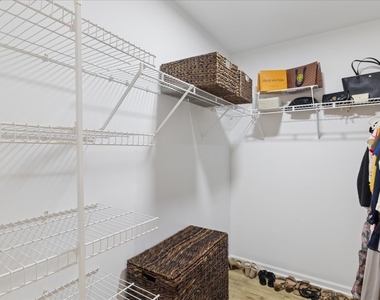 1116 Kensington Drive - Photo Thumbnail 11