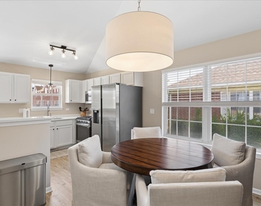 1116 Kensington Drive - Photo Thumbnail 22