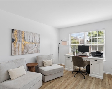 1116 Kensington Drive - Photo Thumbnail 17