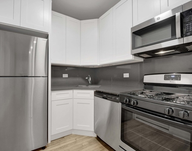 6403 N Wayne Avenue - Photo Thumbnail 2