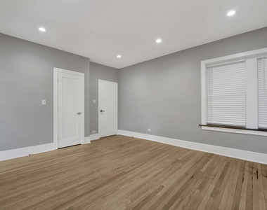 6403 N Wayne Avenue - Photo Thumbnail 5