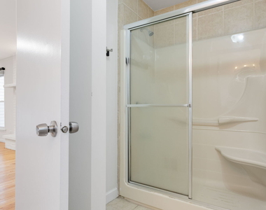 421 Collen Drive - Photo Thumbnail 9
