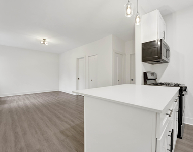 6403 N Wayne Avenue - Photo Thumbnail 6