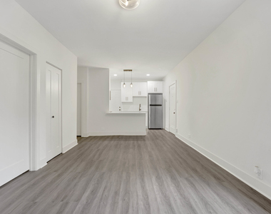 6403 N Wayne Avenue - Photo Thumbnail 2