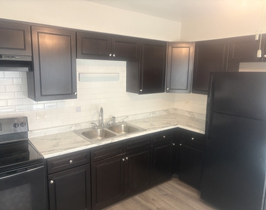 1340 N Main Street - Photo Thumbnail 3