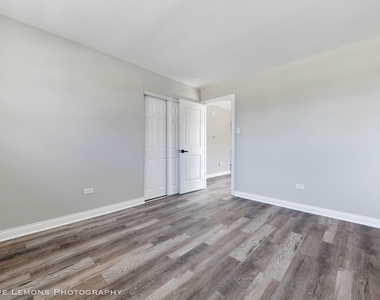 7653 S Roberts Road - Photo Thumbnail 13