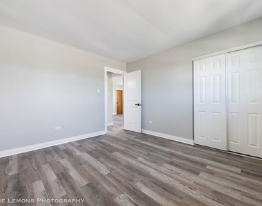 7653 S Roberts Road - Photo Thumbnail 10