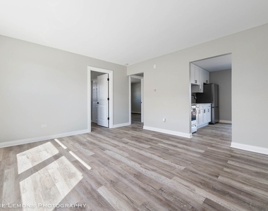 7653 S Roberts Road - Photo Thumbnail 1
