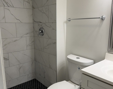 8106 S Langley Avenue - Photo Thumbnail 6
