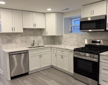 8106 S Langley Avenue - Photo Thumbnail 3