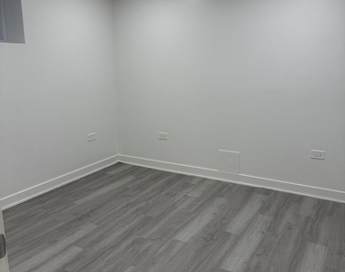 8106 S Langley Avenue - Photo Thumbnail 8