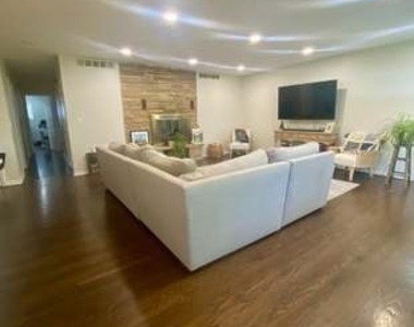 8816 Kenton Avenue - Photo Thumbnail 6