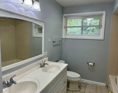 8816 Kenton Avenue - Photo Thumbnail 11