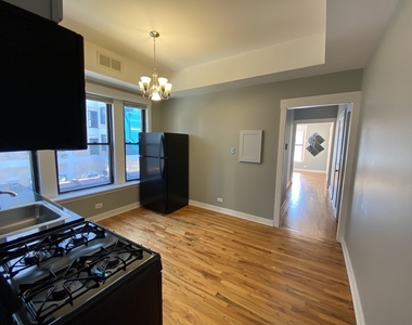 856 W Montrose Avenue - Photo Thumbnail 11
