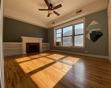 856 W Montrose Avenue - Photo Thumbnail 1