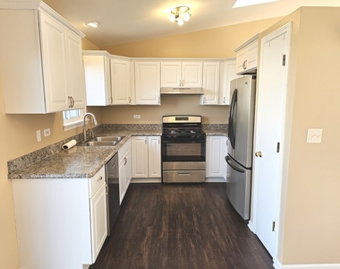 2315 N Meadows Lane - Photo Thumbnail 6
