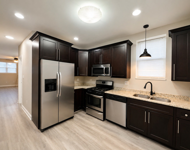 4415 S Sawyer Avenue - Photo Thumbnail 3