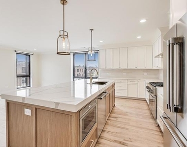 5019 N Lincoln Avenue - Photo Thumbnail 8