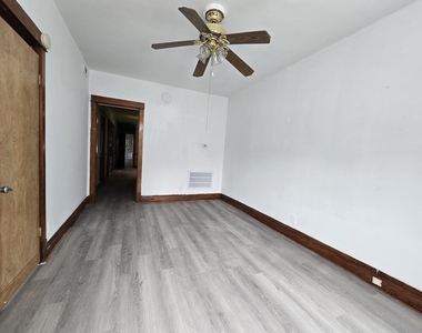 3024 W 40th Street - Photo Thumbnail 2