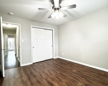 5644 W 105th Street - Photo Thumbnail 4