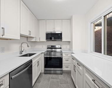 1615 W Greenleaf Avenue - Photo Thumbnail 7