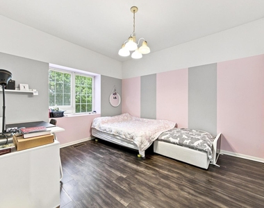 4144 Florence Way - Photo Thumbnail 7