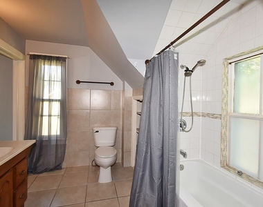 105 N Jefferson Street - Photo Thumbnail 14