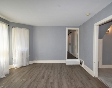 105 N Jefferson Street - Photo Thumbnail 8