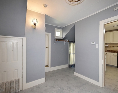 105 N Jefferson Street - Photo Thumbnail 5