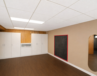 697 Hickory Drive - Photo Thumbnail 25