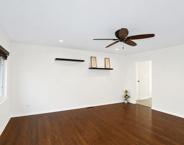 697 Hickory Drive - Photo Thumbnail 9