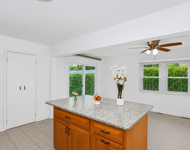 697 Hickory Drive - Photo Thumbnail 7