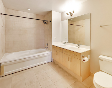 520 N Halsted Street - Photo Thumbnail 4