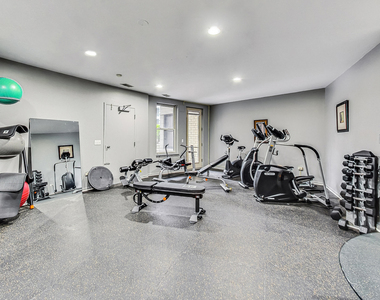 520 N Halsted Street - Photo Thumbnail 11