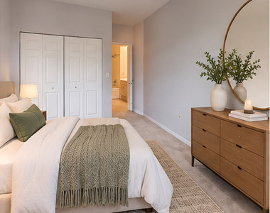 520 N Halsted Street - Photo Thumbnail 17