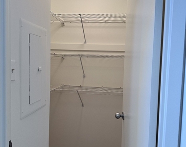 211 E Ohio Street - Photo Thumbnail 13