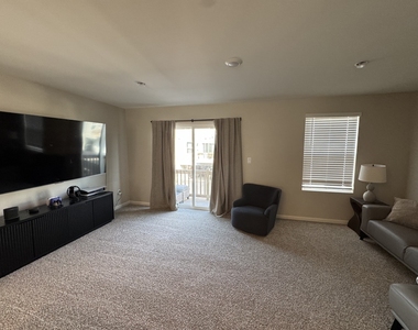 1039 Briar Glen Court - Photo Thumbnail 3