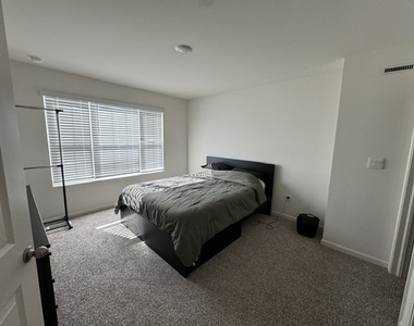 1039 Briar Glen Court - Photo Thumbnail 7