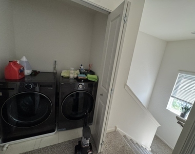 1039 Briar Glen Court - Photo Thumbnail 6