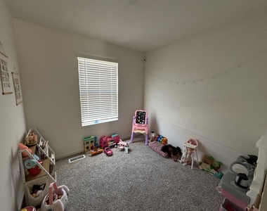 1039 Briar Glen Court - Photo Thumbnail 13