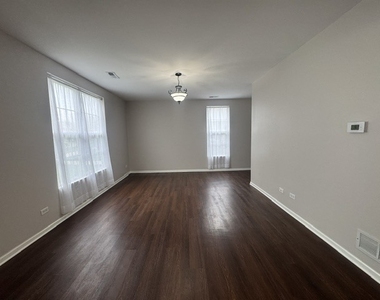 1071 Symphony Drive - Photo Thumbnail 6