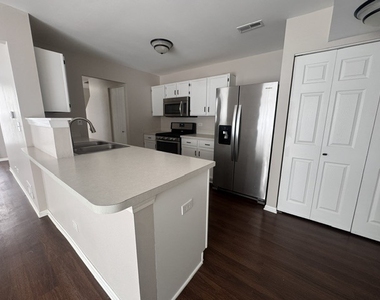 1071 Symphony Drive - Photo Thumbnail 9