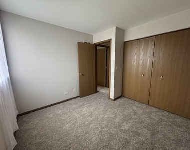 1071 Symphony Drive - Photo Thumbnail 16